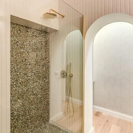 3 Bedroom Via Genova Monti Area Roma