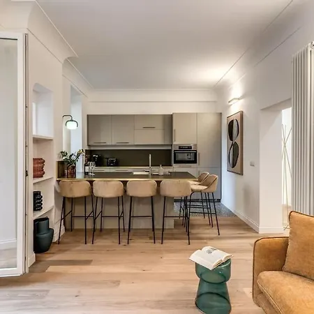 3 Bedroom Via Genova Monti Area Roma