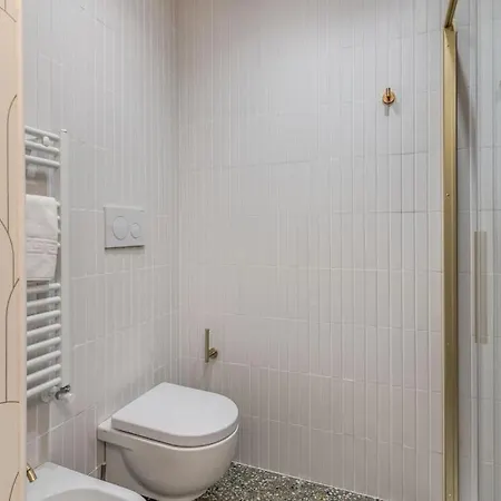 شقة 3 Bedroom Via Genova Monti Area