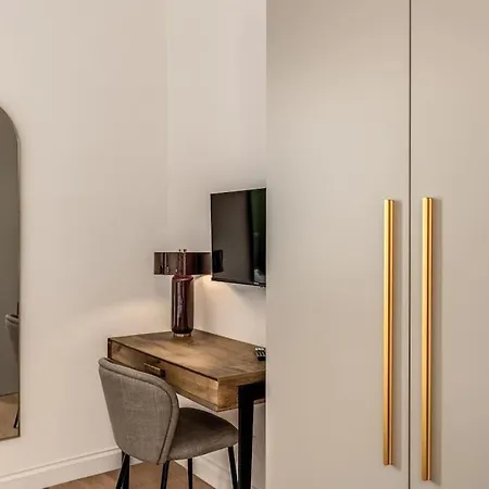 3 Bedroom Via Genova Monti Area דירה