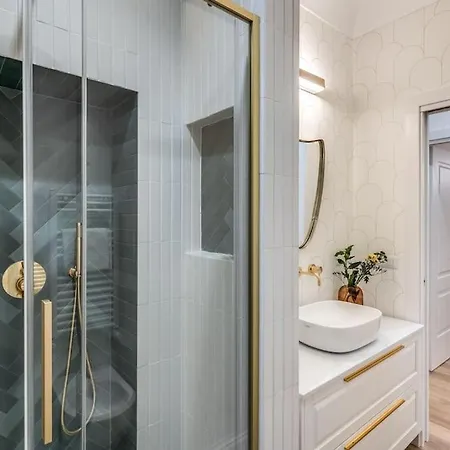 3 Bedroom Via Genova Monti Area * روما