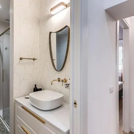 شقة 3 Bedroom Via Genova Monti Area